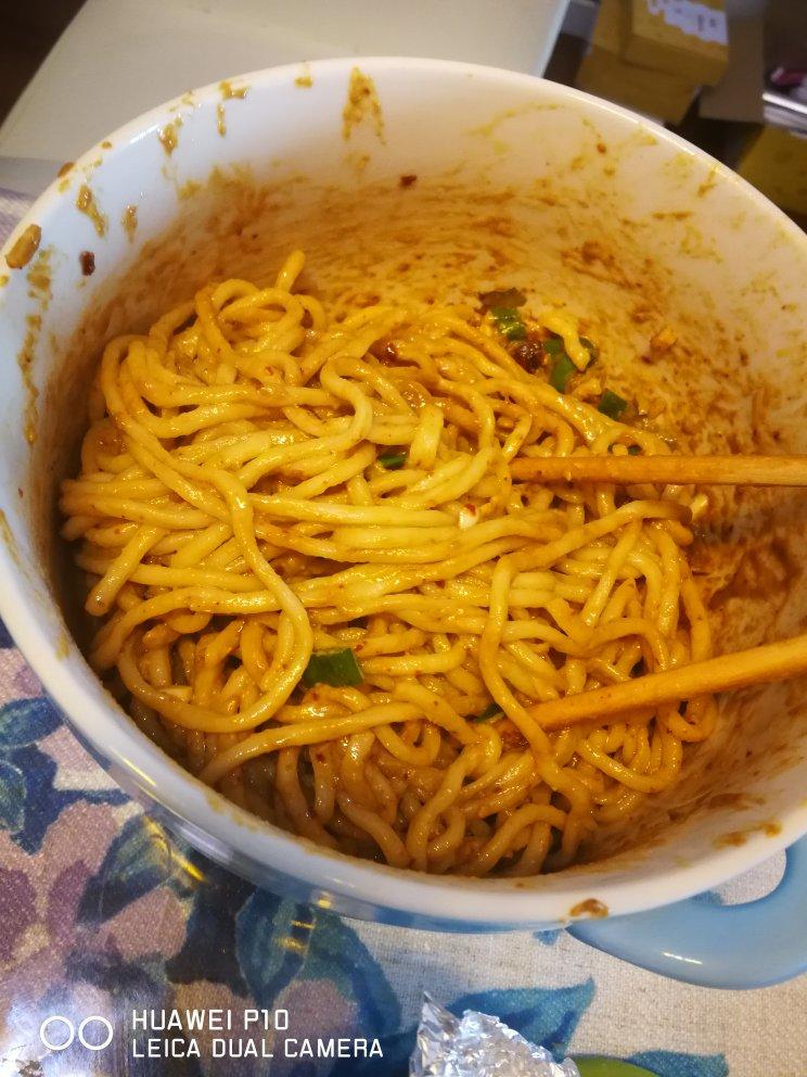热干面酱汁调法/热干面