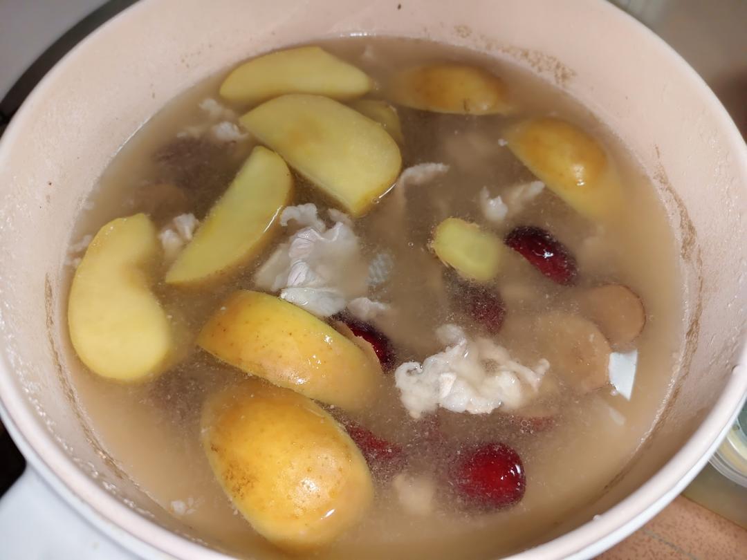 红枣苹果煲瘦肉