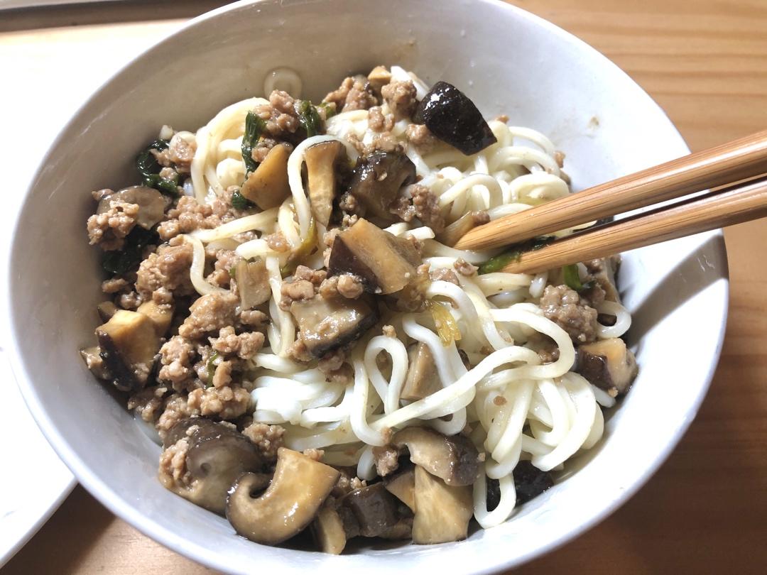 香菇肉末拌面
