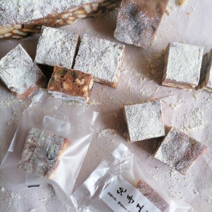四种口味雪花酥【原味/抹茶/草莓/巧克力】