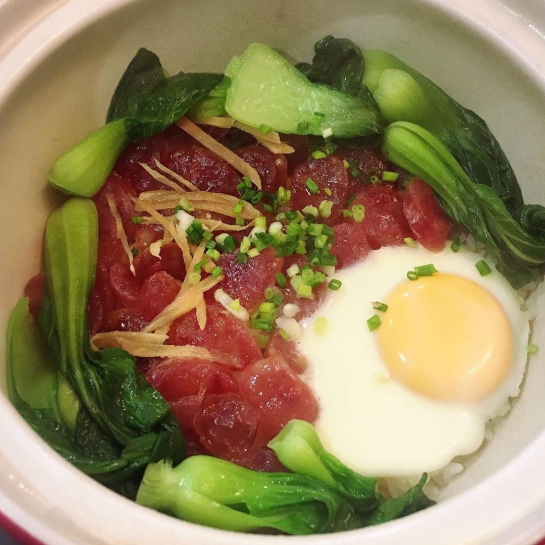 广式腊味煲仔饭
