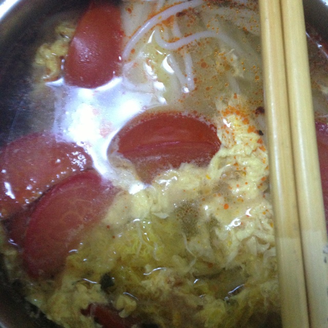 西红柿鸡蛋热汤面