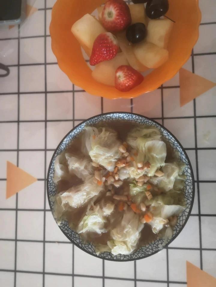 年夜饭家宴聚会必备的一道菜丨白菜肉沫卷