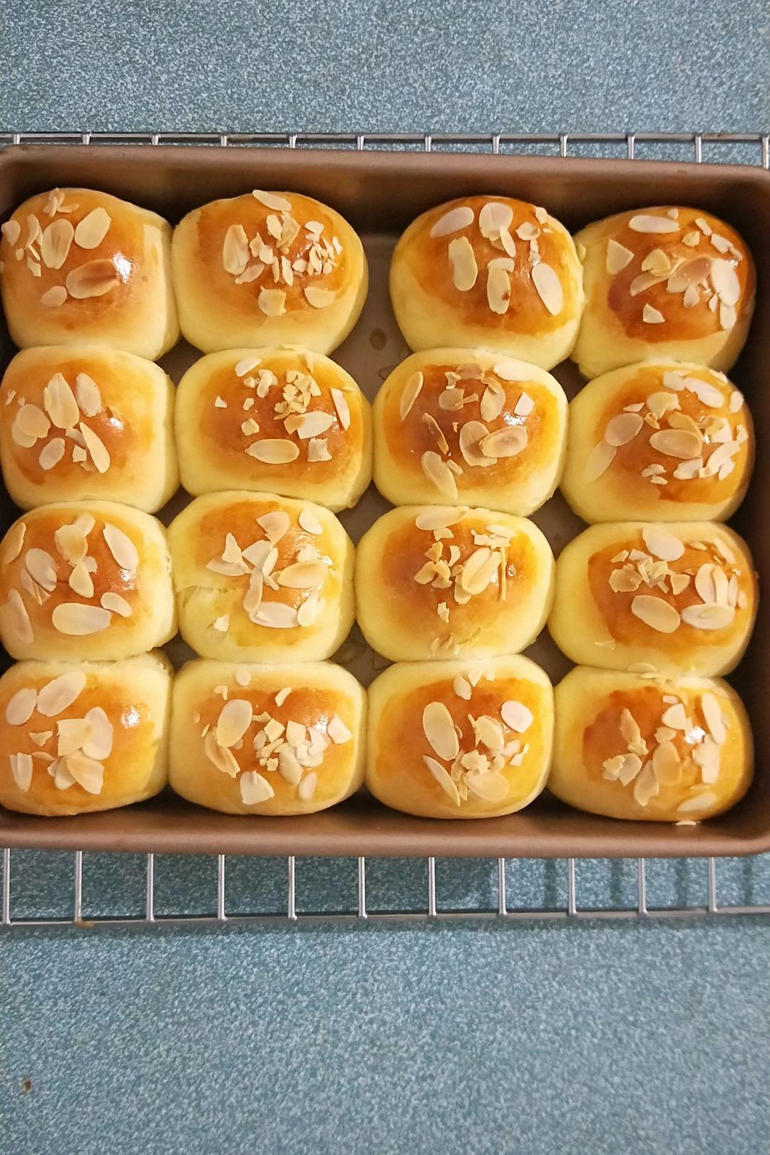 云朵般柔软的淡奶油小面包（消耗淡奶油利器）