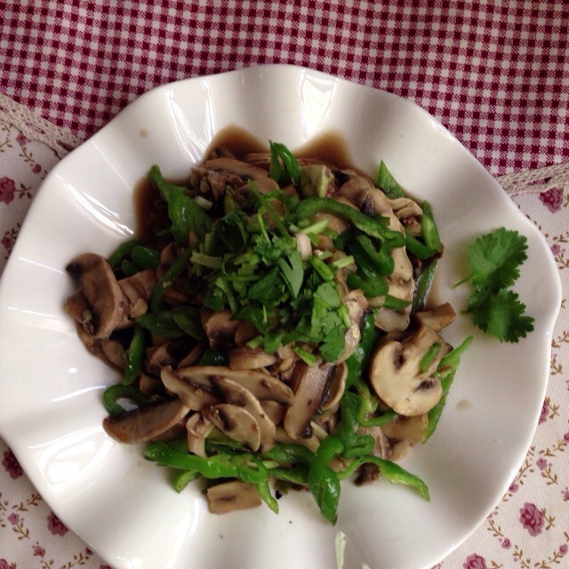 蘑菇炒肉片