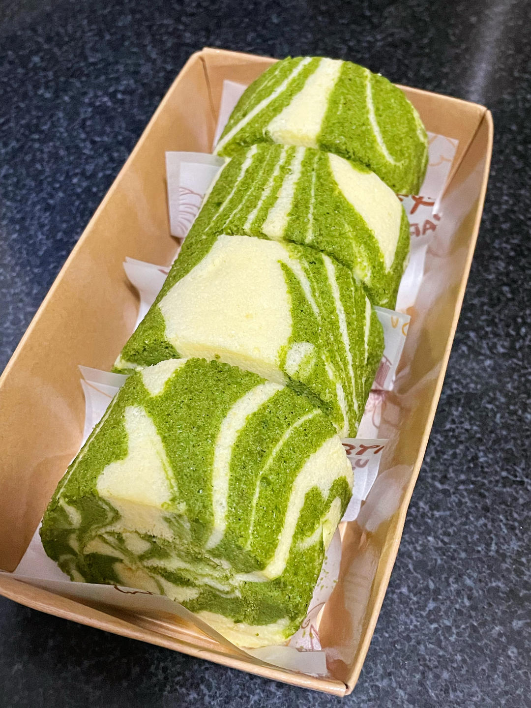 斑斓大理石蛋糕卷