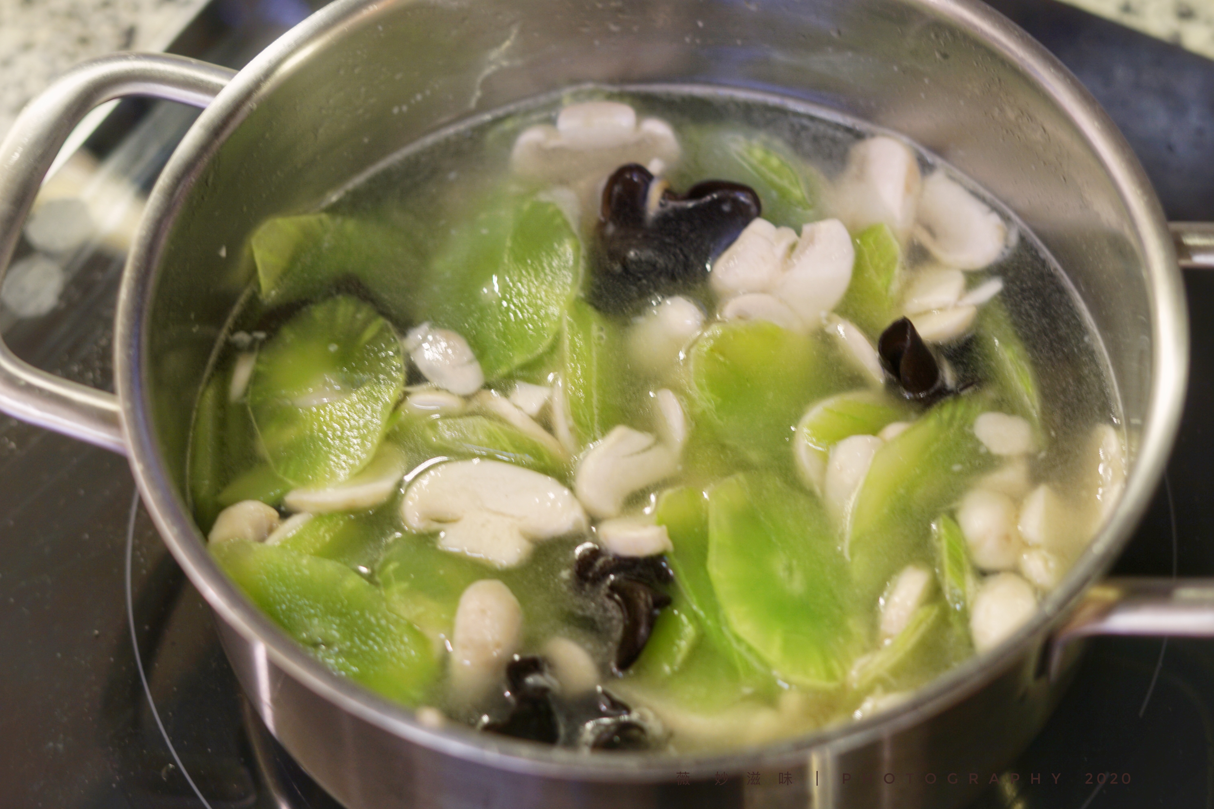 营养又健康的莴苣磨菇汤～的做法 步骤7