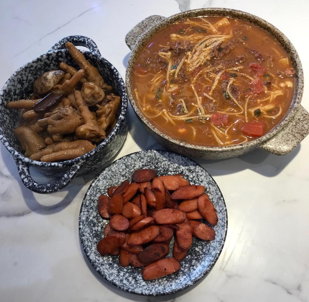 番茄金针菇肥牛汤