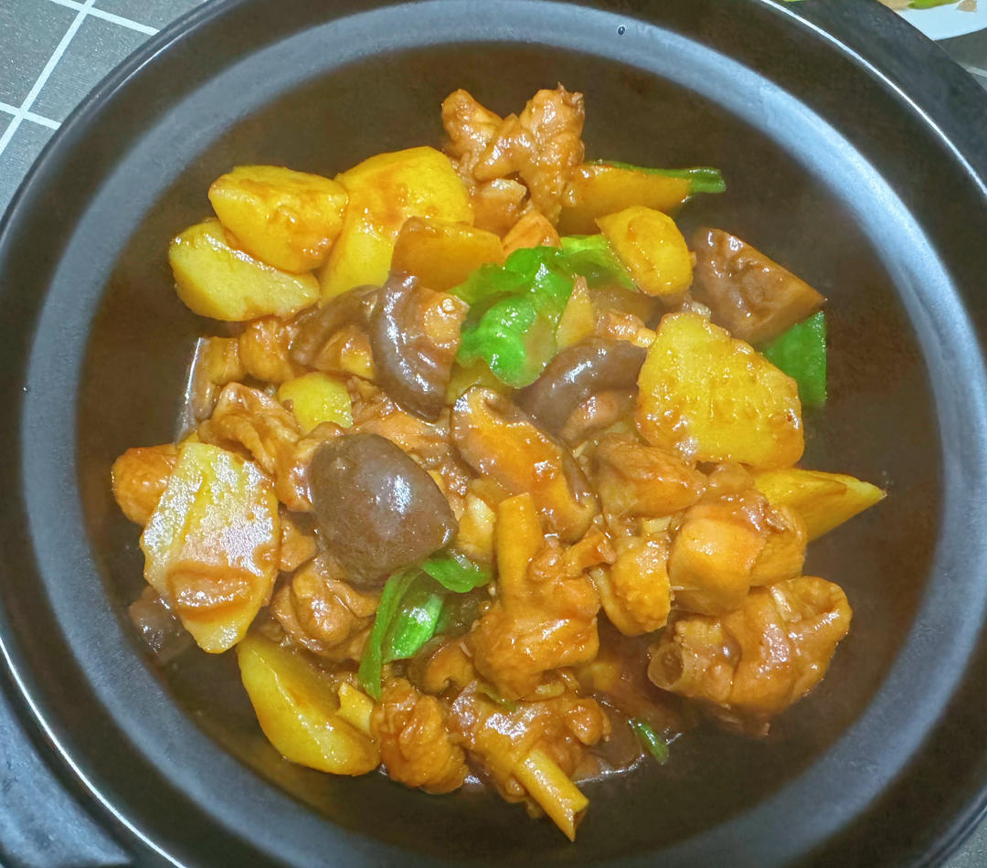 好吃到原地爆炸的黄焖鸡