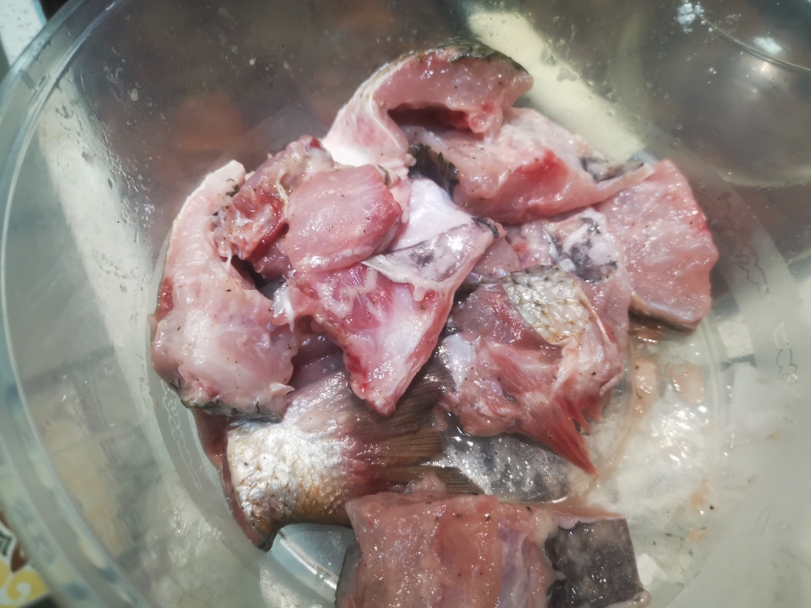 北鼎珐琅铸铁锅之鸡肉海鲜粥的做法 步骤1