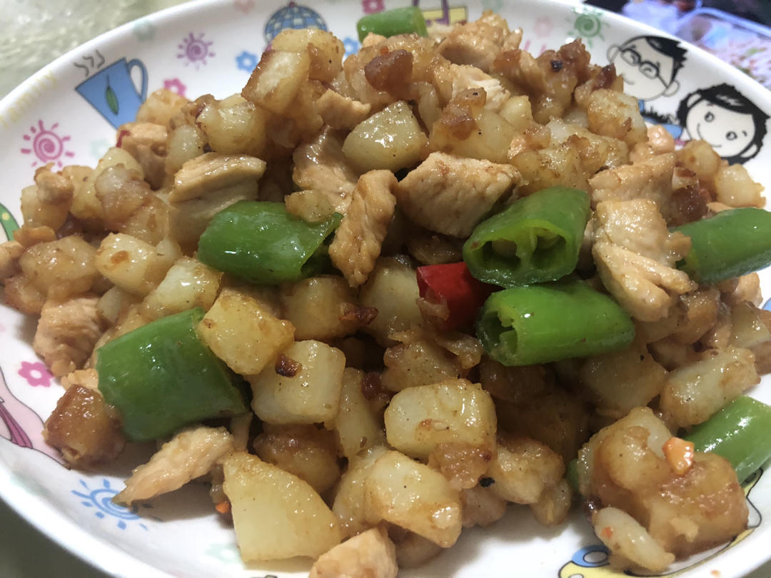 一道怎么做都好吃的干煎土豆鸡丁（红烧，咖喱，椒盐，孜然）