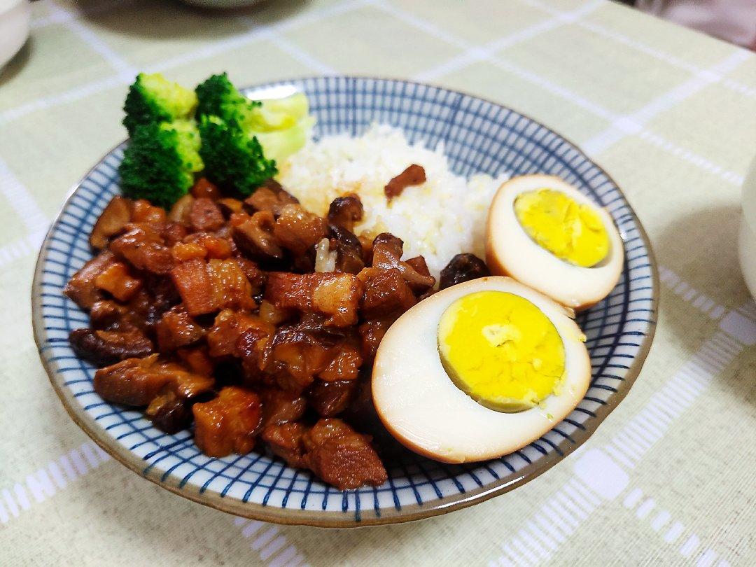 洋葱酥卤肉饭