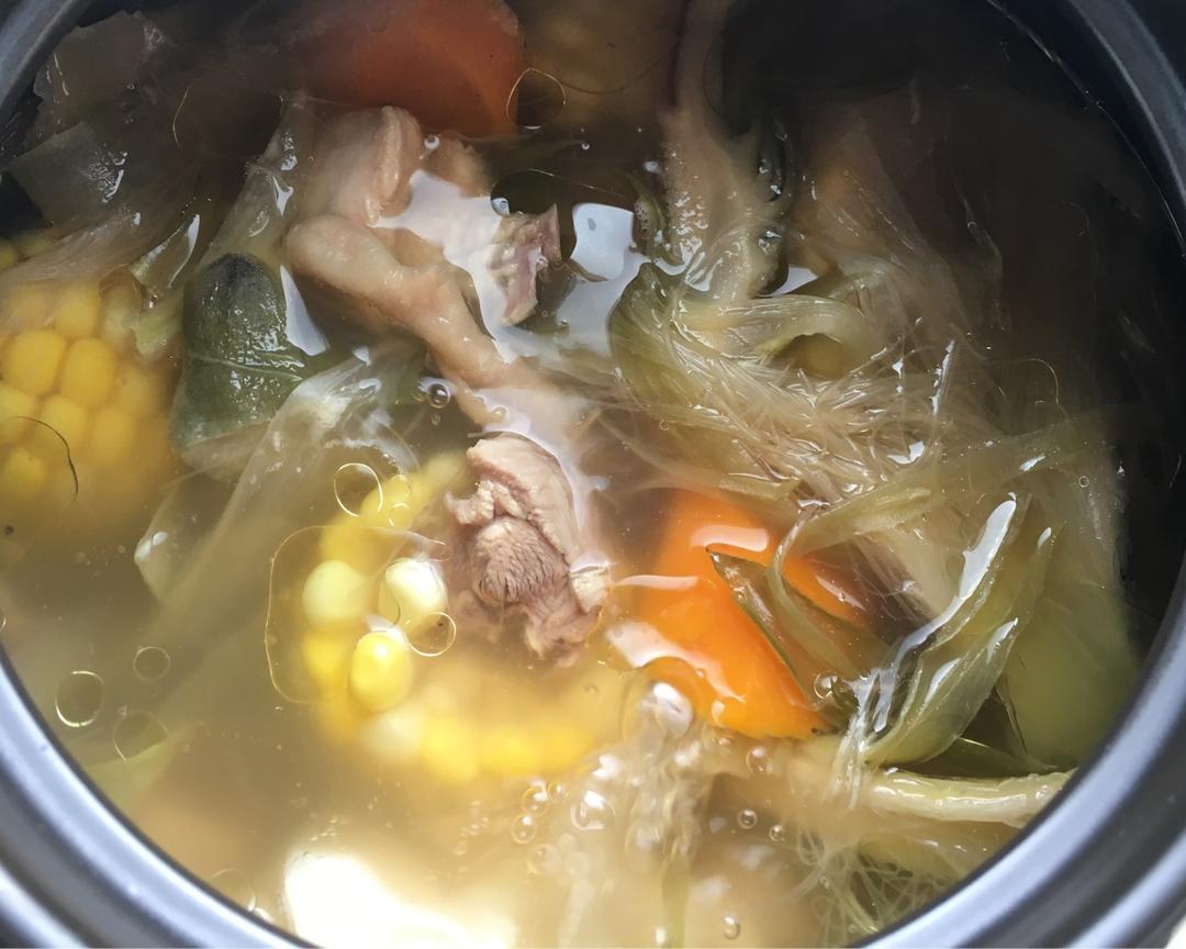 霸王花猪骨煲鸡汤的做法