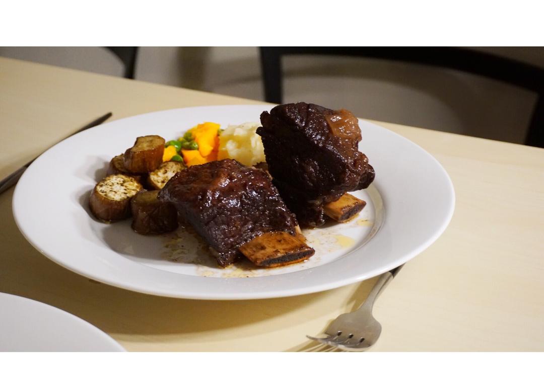 苹果慢炖牛小排（Slow cooked short ribs with Apple）