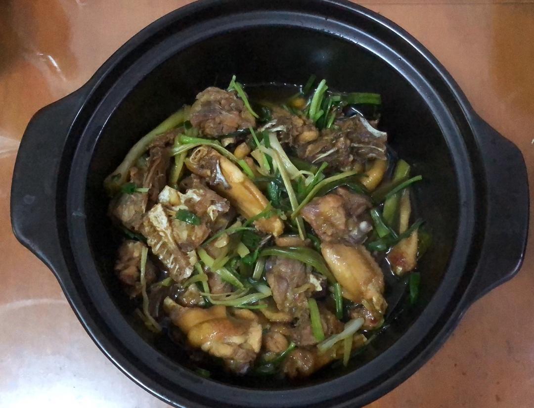 干葱蒜子土鸡煲