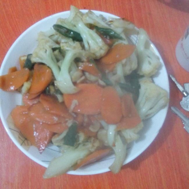 胡萝卜炒有机花菜的做法