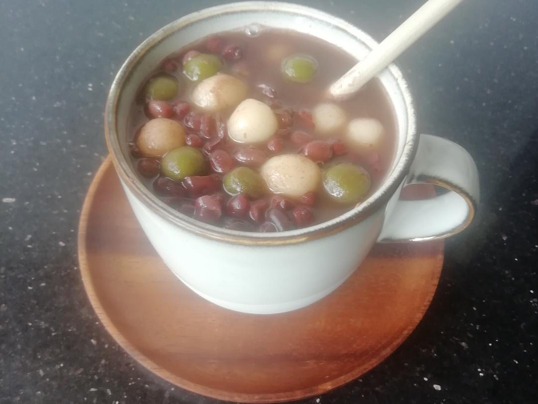 双拼抹茶小圆子红豆汤