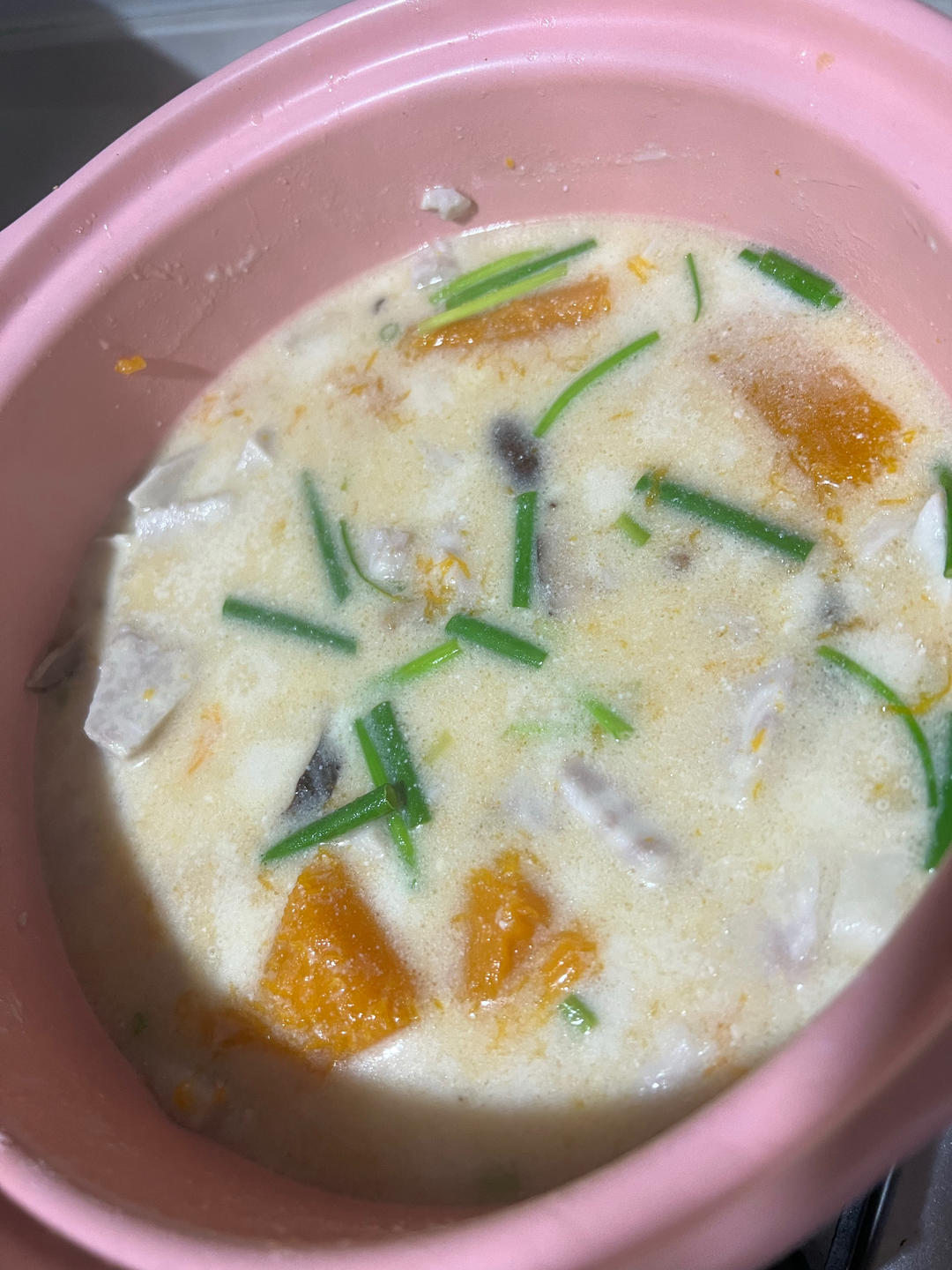 椰浆南瓜芋头煲🍲（老少皆宜）带着浓浓椰香味的南瓜芋头