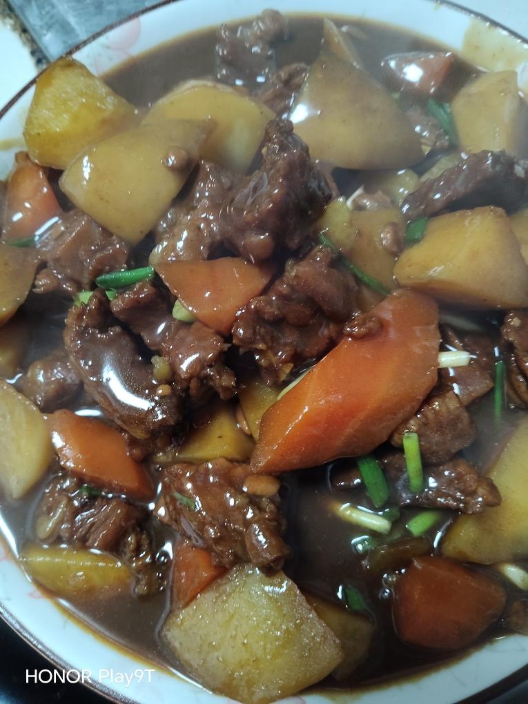 咖喱牛腩红烧萝卜土豆