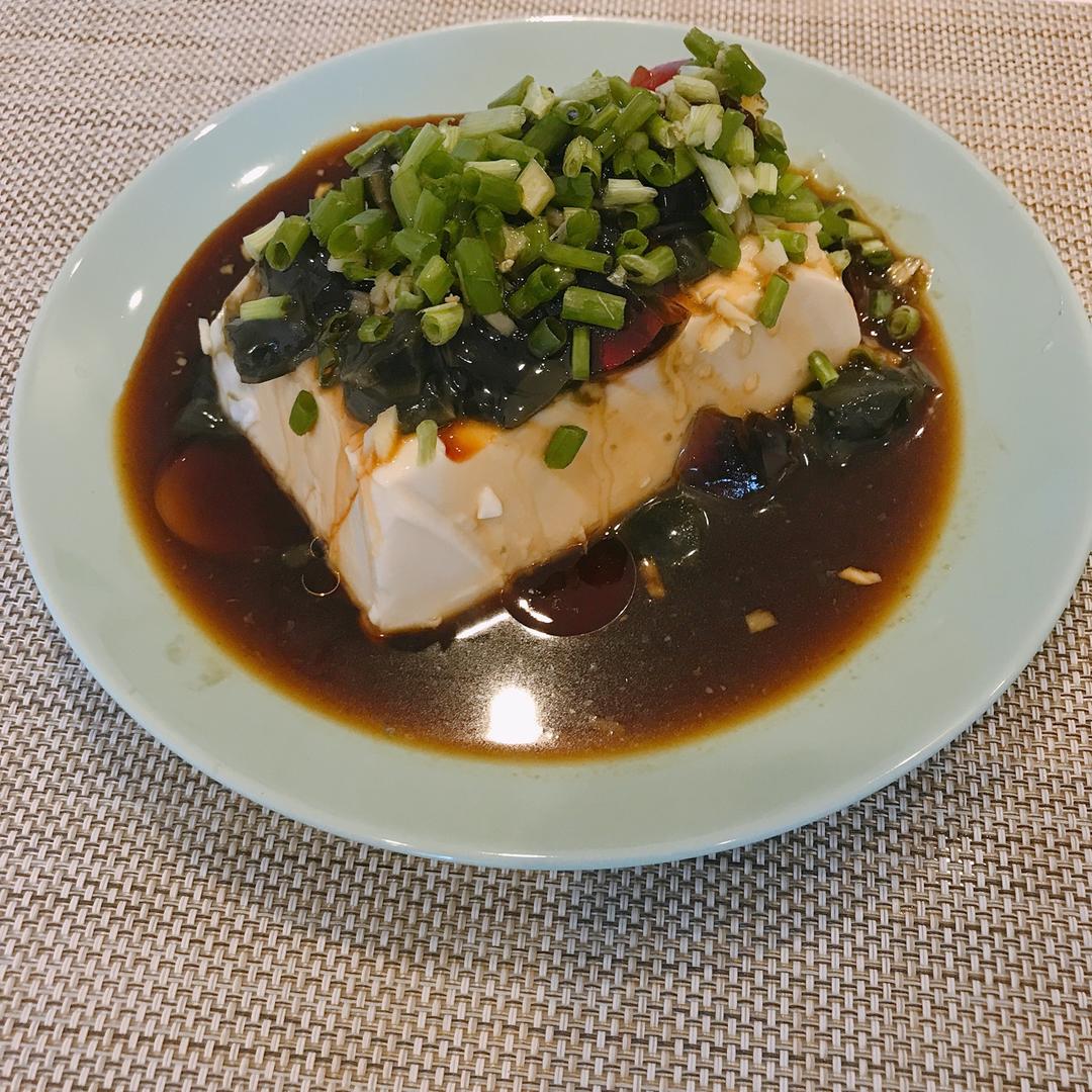 凉拌皮蛋豆腐