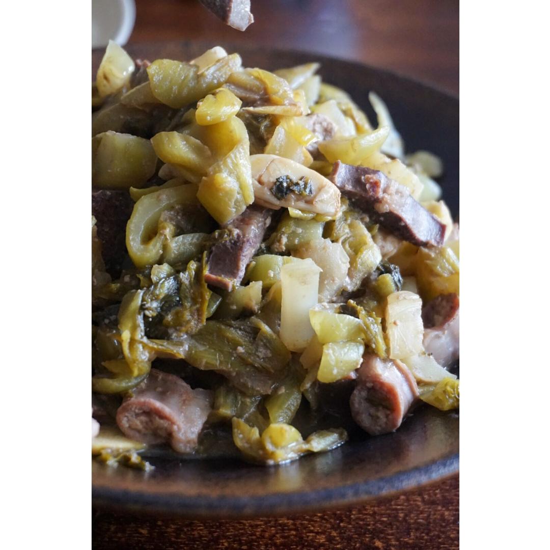 陈皮梅大嫂做的猪粉肠炒酸菜