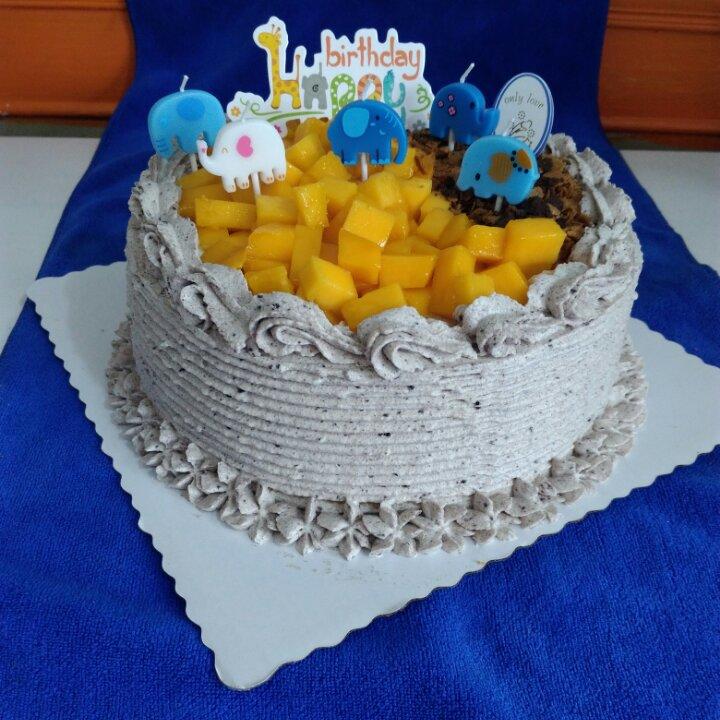 奥利奥咸奶油草莓蛋糕