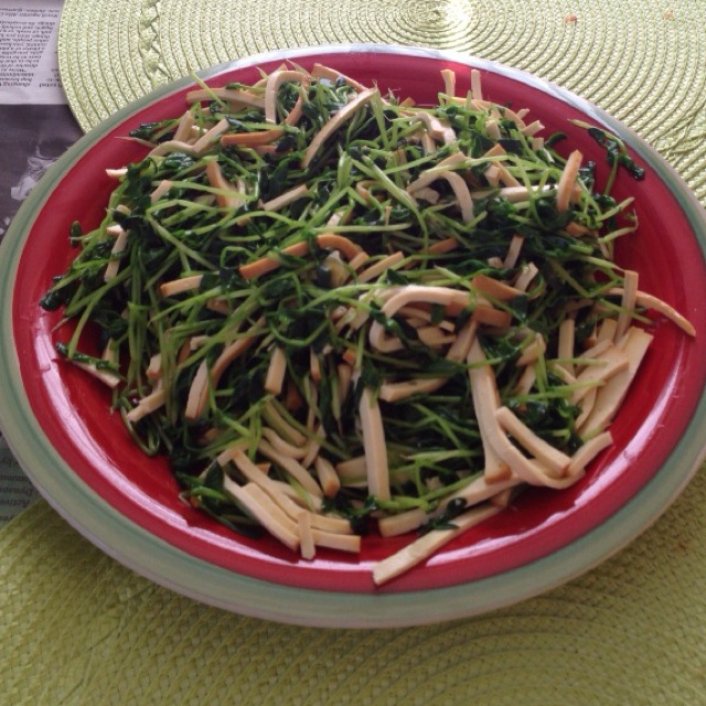 豌豆苗拌香干
