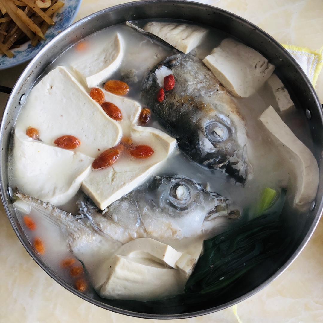 鱼头豆腐汤