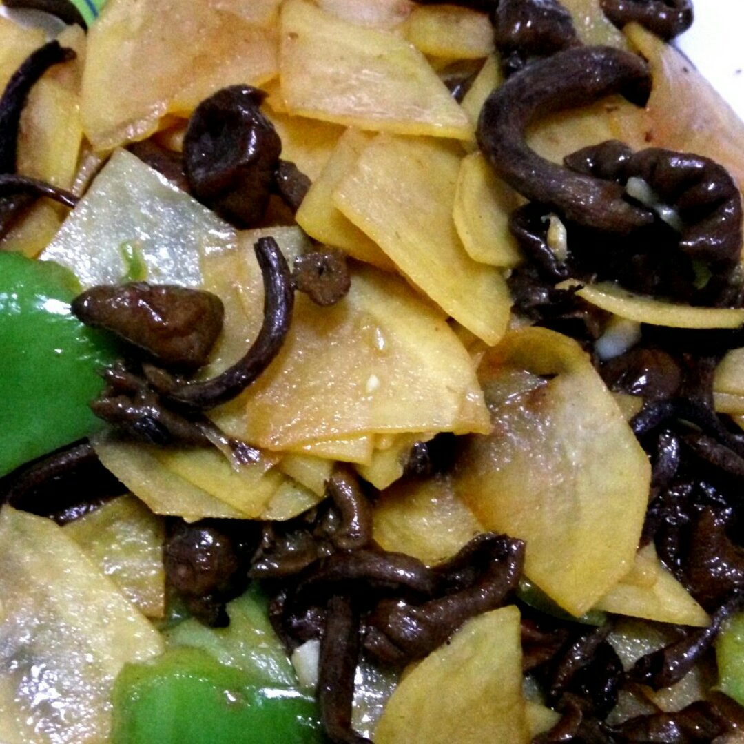 黄蘑土豆片