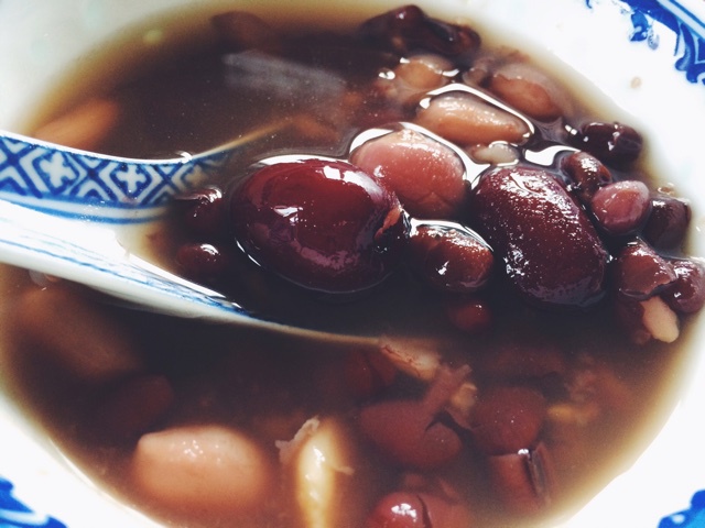 红豆薏仁龙眼养颜汤