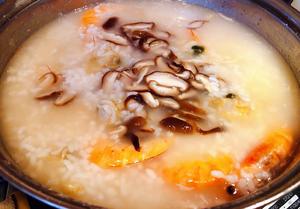 海鲜扇贝香菇粥的做法 步骤8