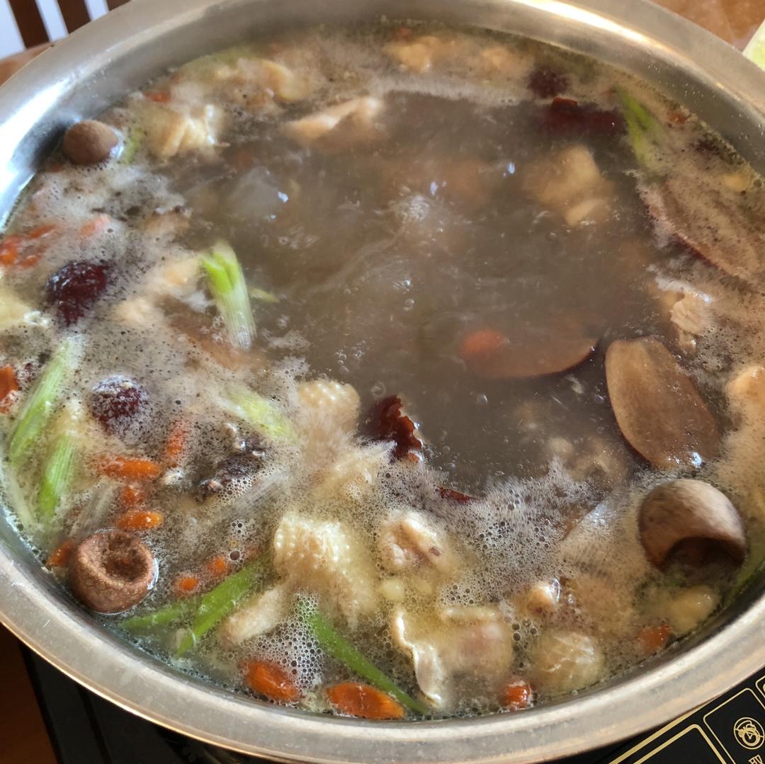 z五爷做的广东鸡煲火锅