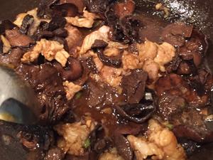 蘑菇肉米饭的做法 步骤3