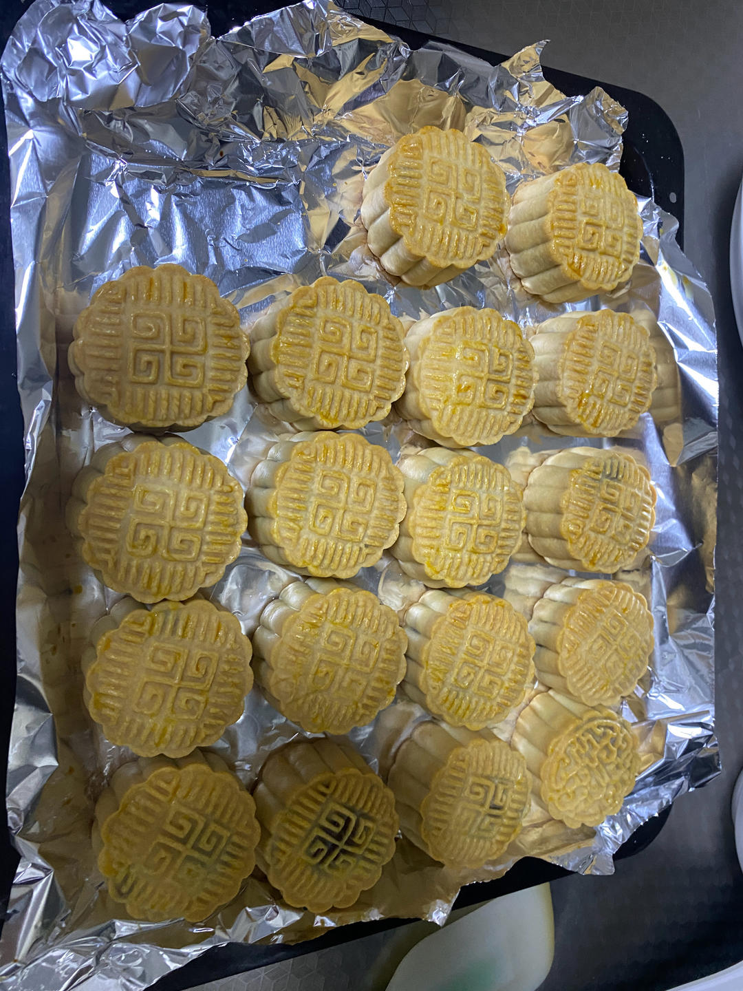 广式月饼－－蛋黄豆沙月饼