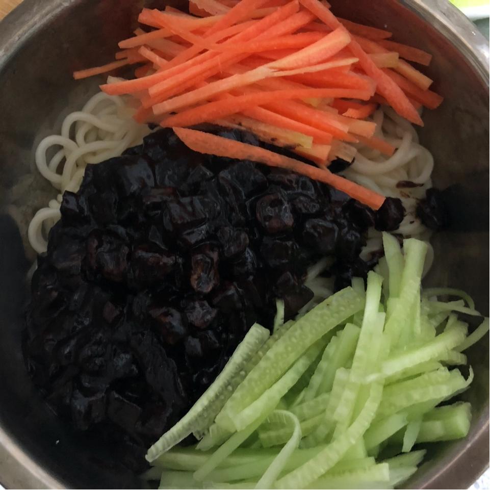 堂妈小厨——韩式炸酱面