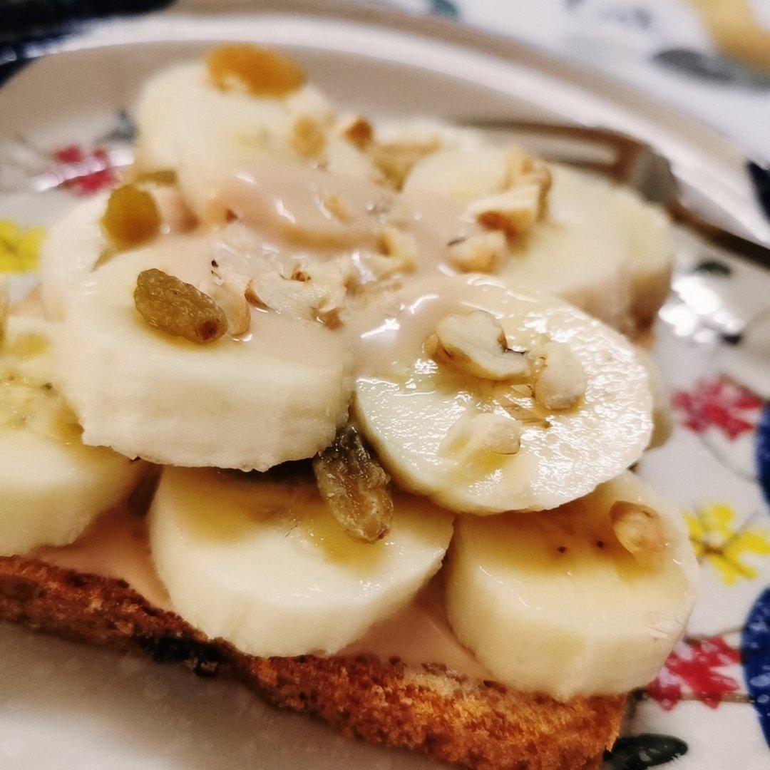 酥脆香甜的黄油香蕉烤吐司
