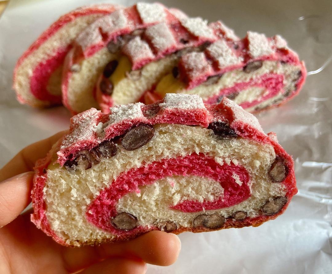 抹茶双色哈斯面包，红豆欧包