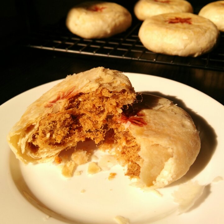 黄金肉松酥