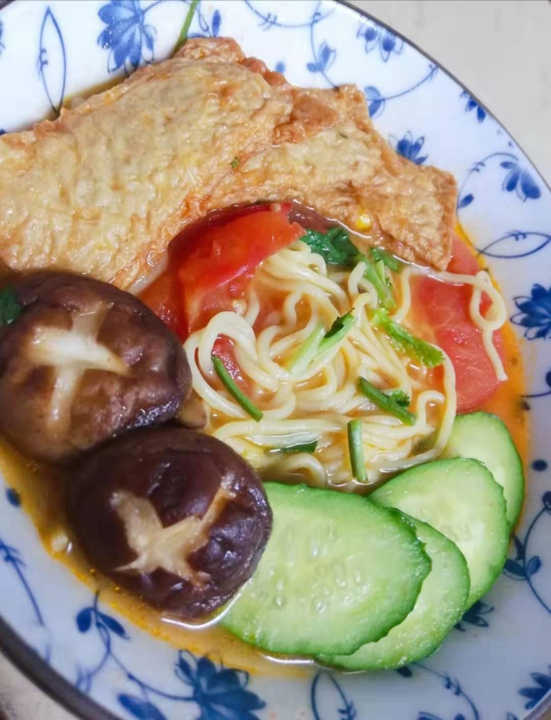 素食︶番茄素蔬拉面的做法