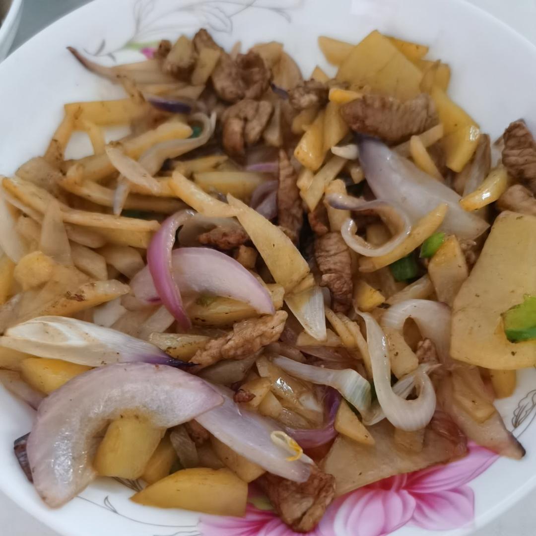 洋葱炒土豆
