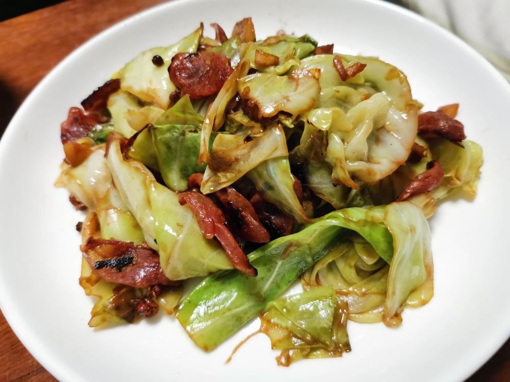 手撕包菜【加腊肠版】