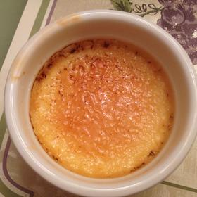 Crèmebrulée。法式烤布雷。焦糖布丁。