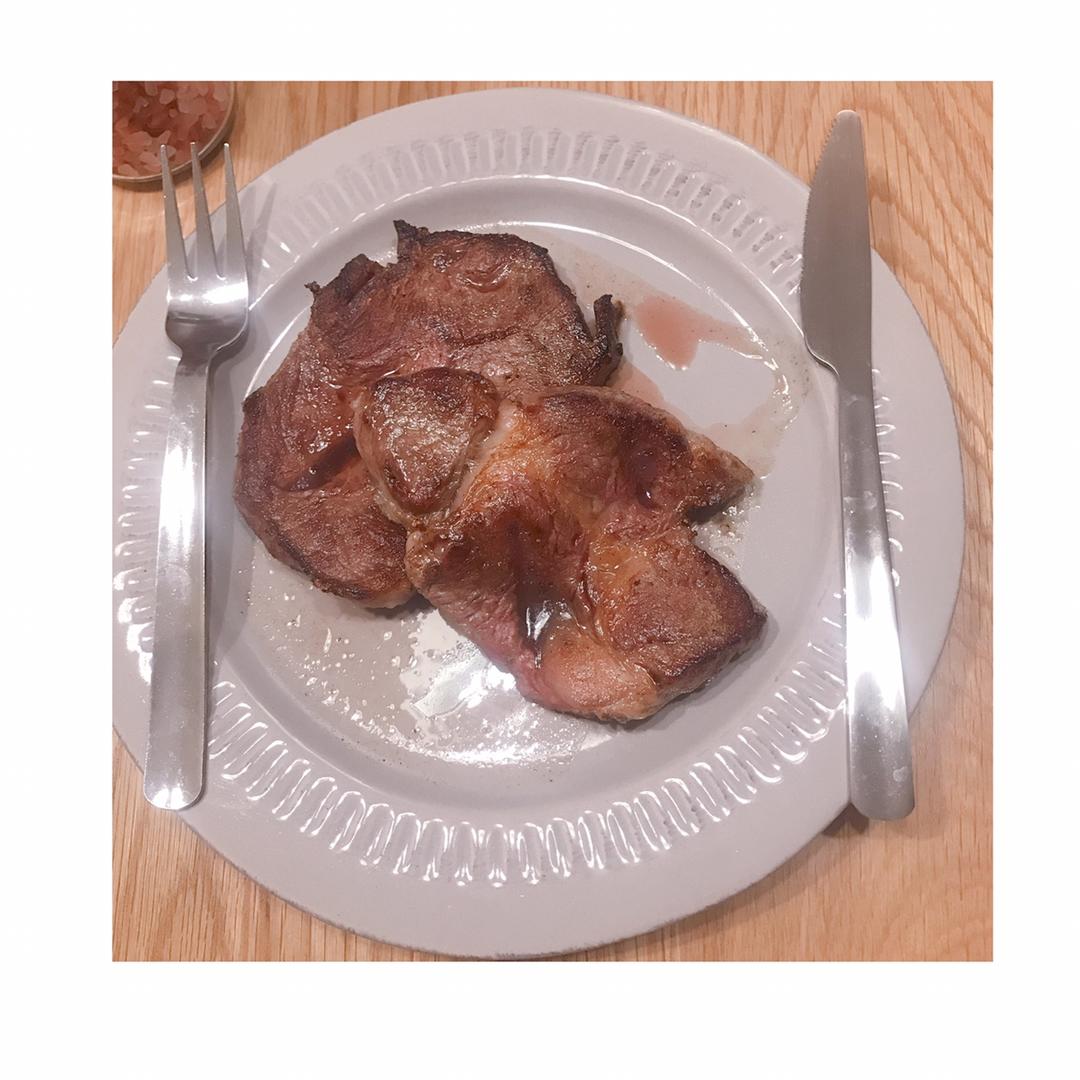 如何煎西冷牛排