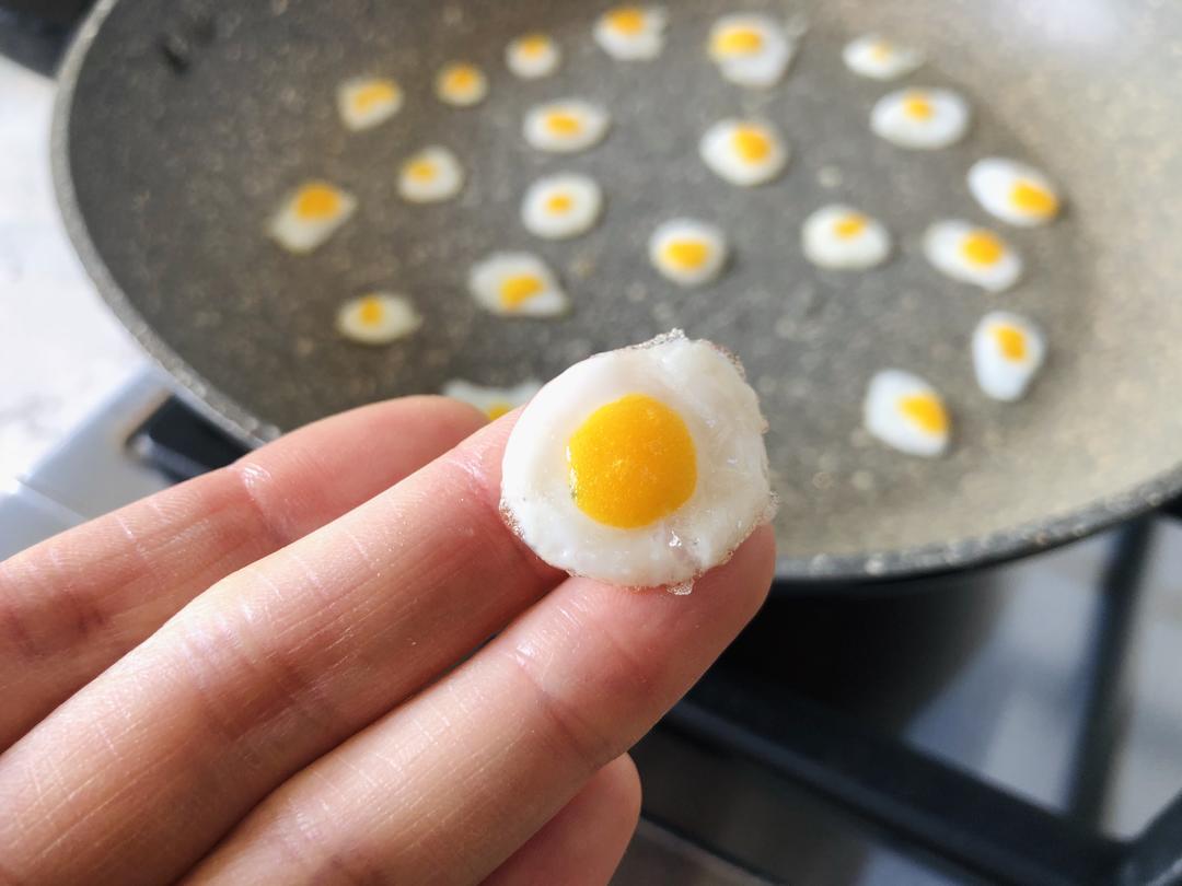 用1粒鸡蛋做出30个              迷你煎蛋🍳的做法