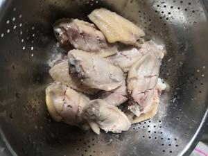 香菇烧鸡中翅的做法 步骤2