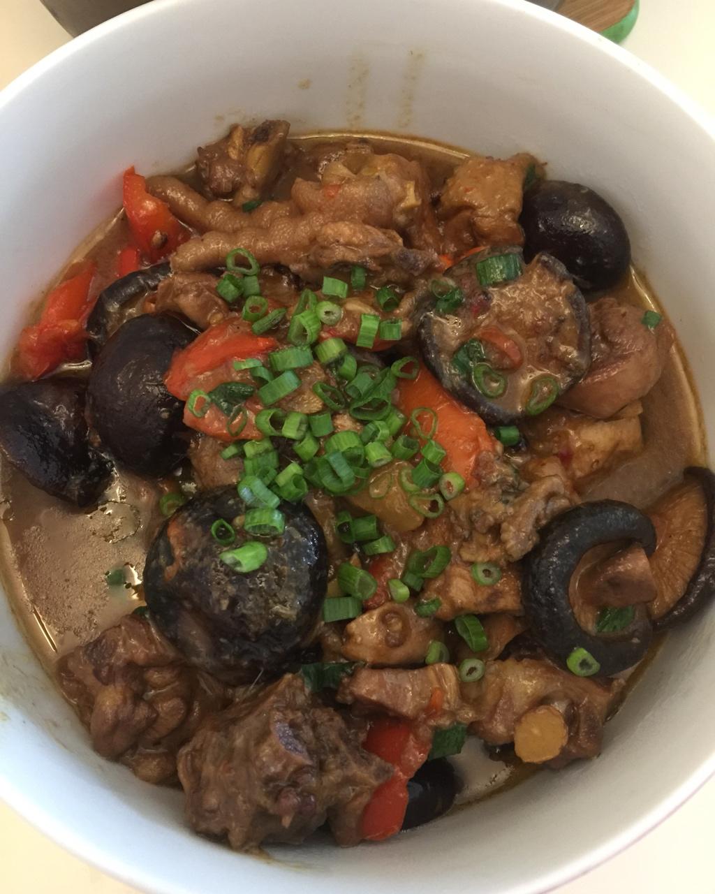 小鸡炖蘑菇
