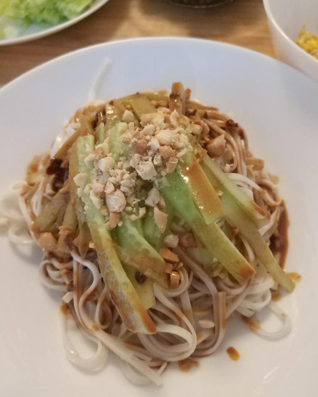 鸡丝凉面
