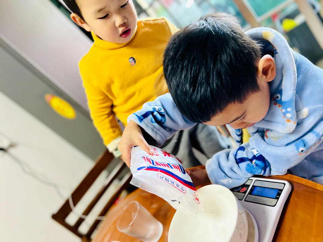 纯奶手撕吐司的做法 步骤1