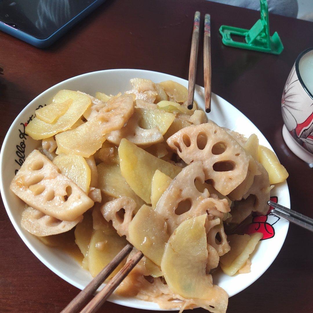 土豆炒藕片