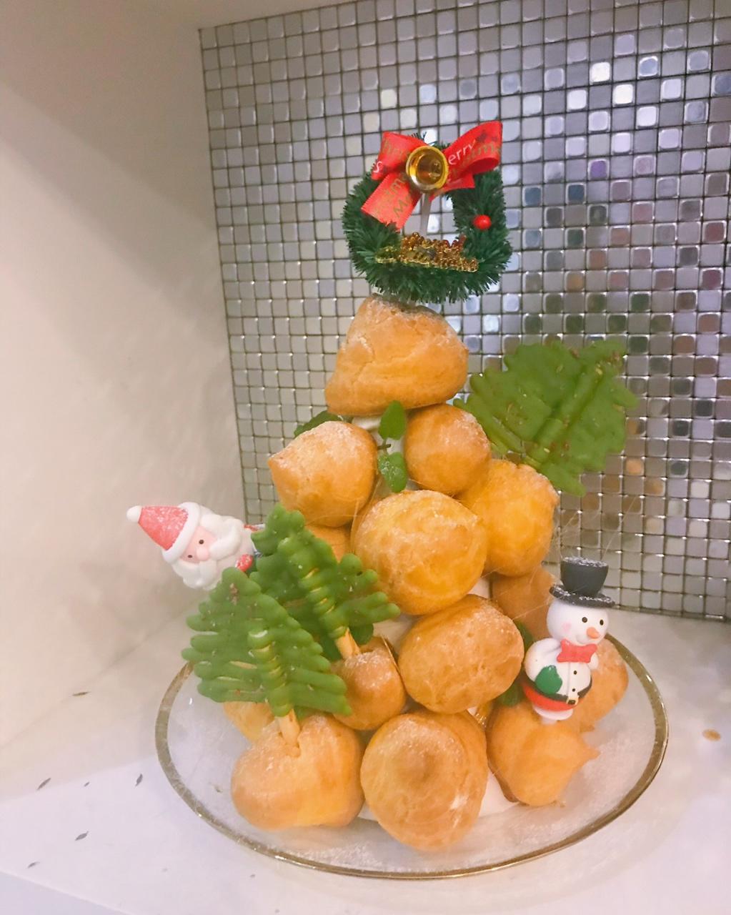 圣诞雪景焦糖泡芙塔